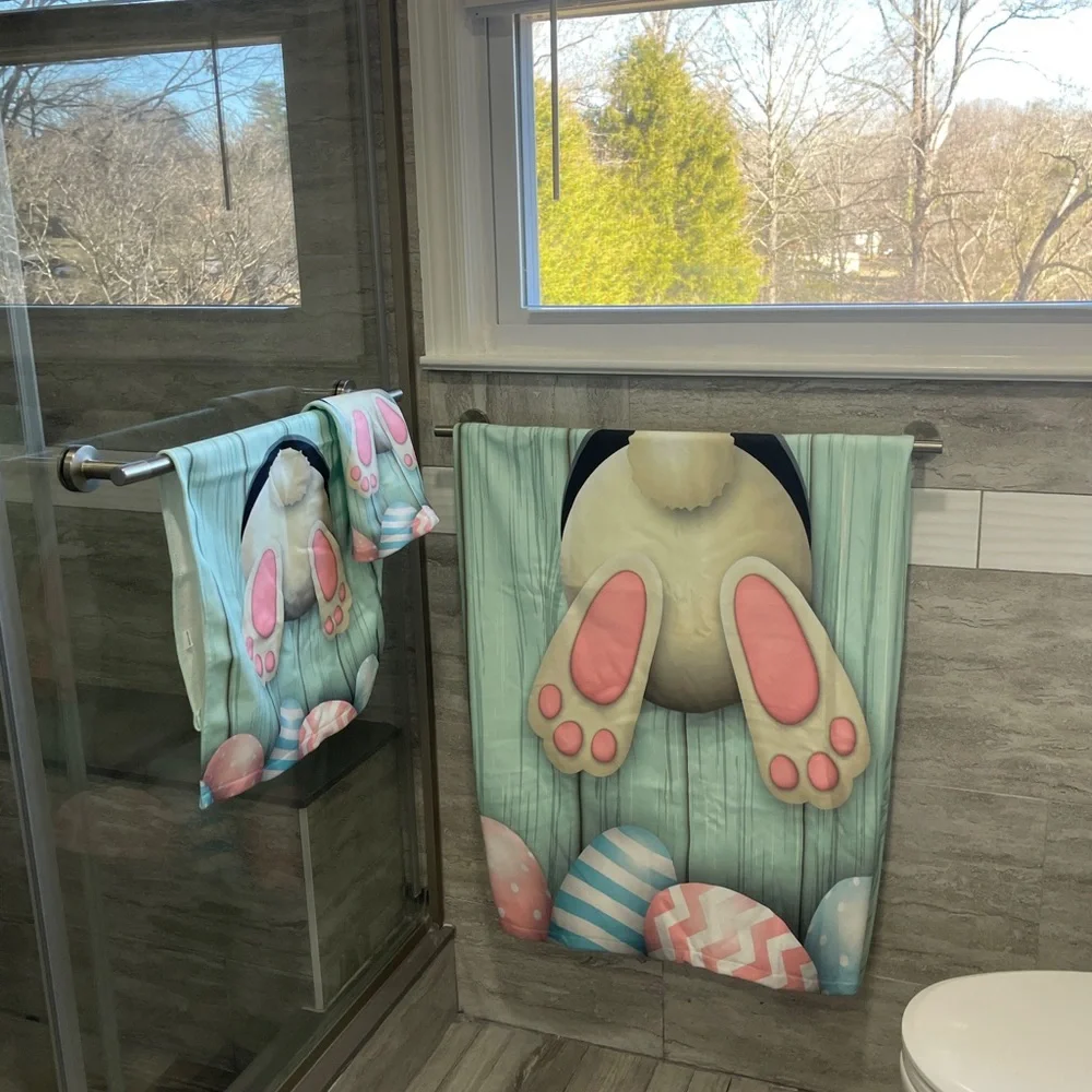 *NWT Easter Eggs Bunny Tail bath Towels Set